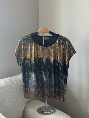 Lavish Black and Gold Sequin Short Sleeve Tee M